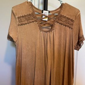 ⚡️Cowgirl Hardware Shirt ⚡️